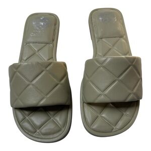 New Vince Camuto Brennda Quilted Slide Sandals – Taupe – Size 7M